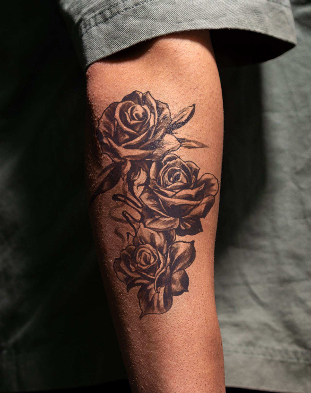 Elegant Roses Temporary Tattoo. Lasts 1-2 Weeks. – EZINK™