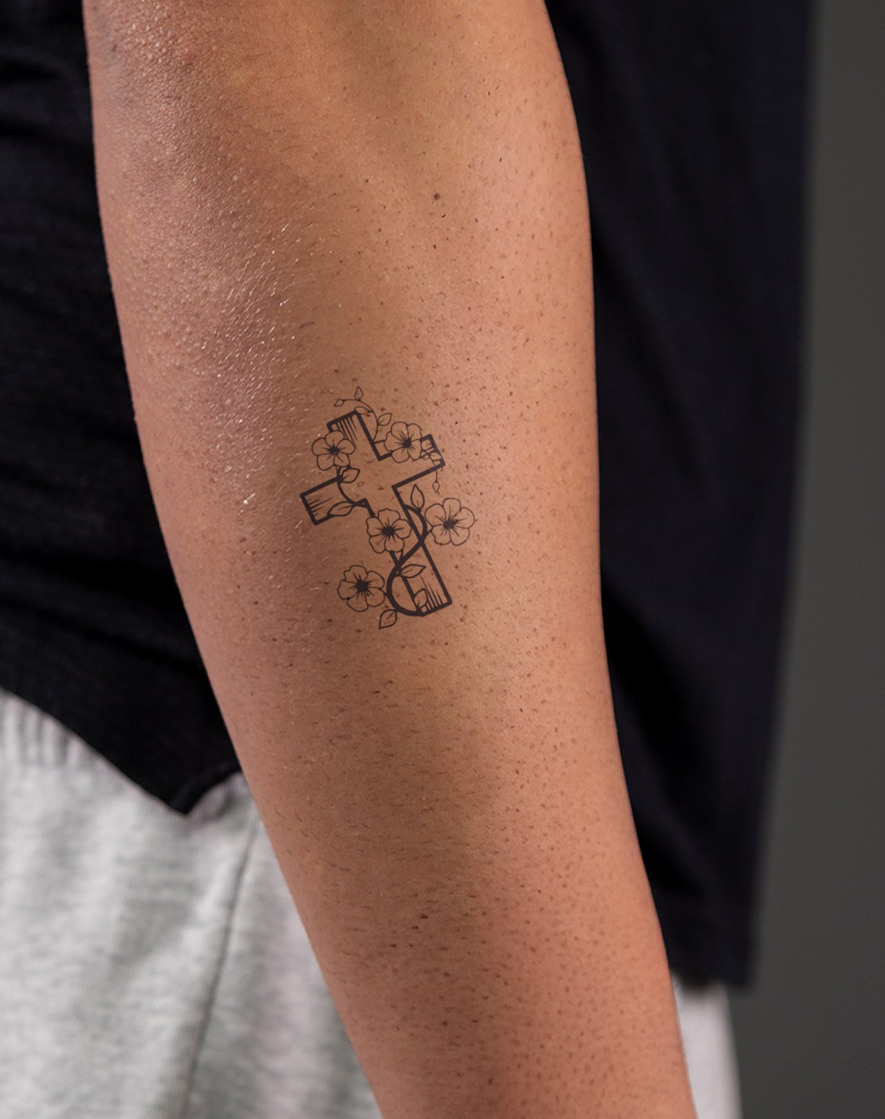 Flowery Cross Temporary Tattoo. Lasts 1-2 Weeks. – EZINK™