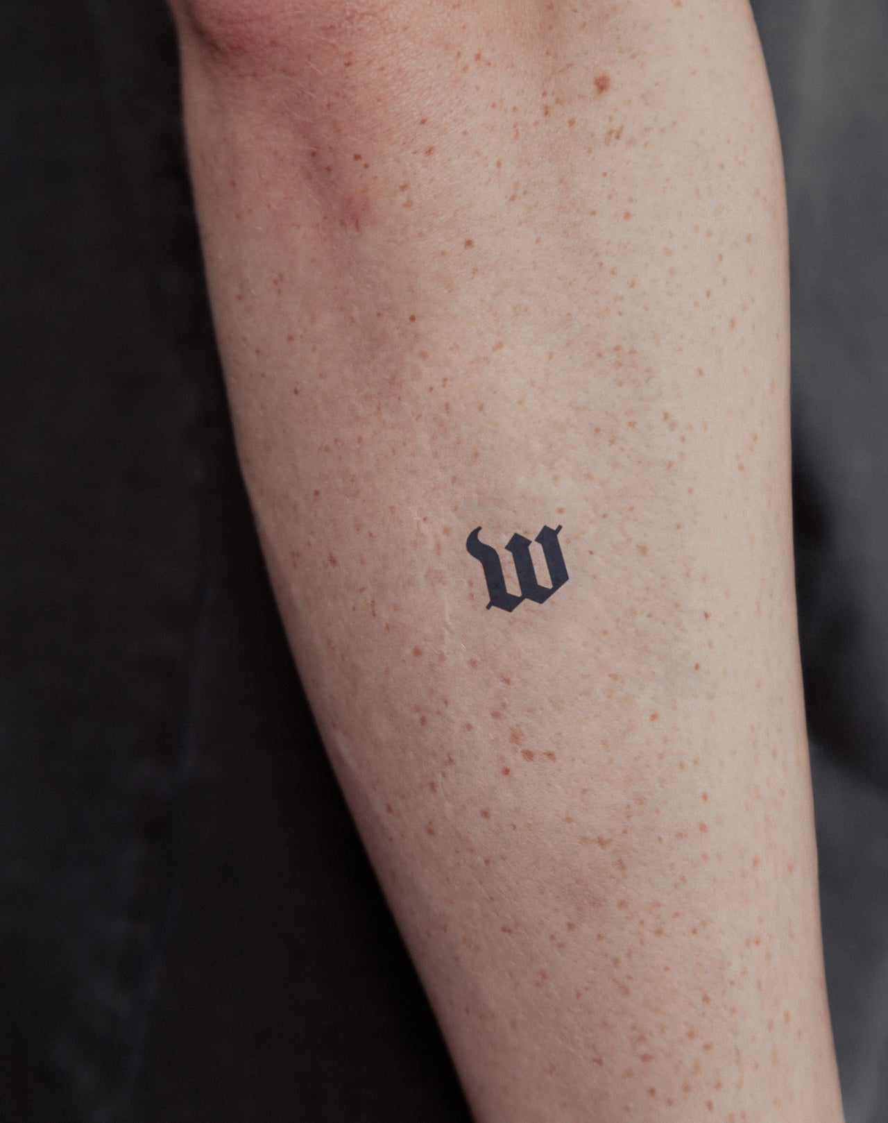 w