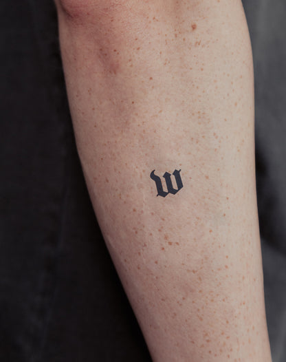 w